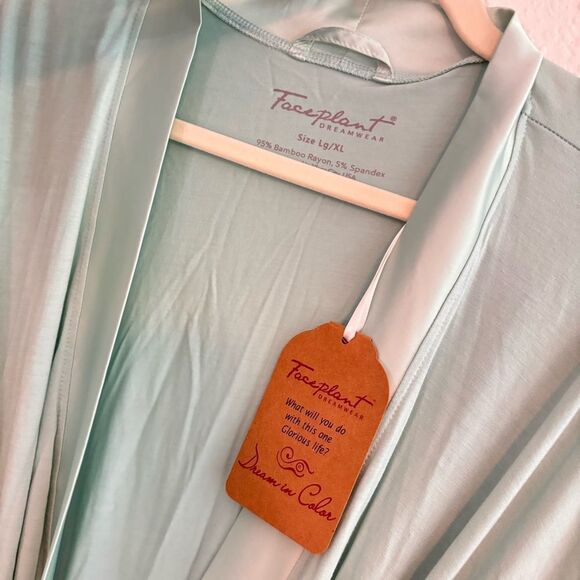 NWT Faceplant Dreamwear Green Robe - L/XL - Picture 2 of 2